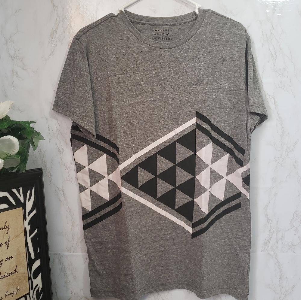 American Eagle T-shirt Gray (Men-Large)